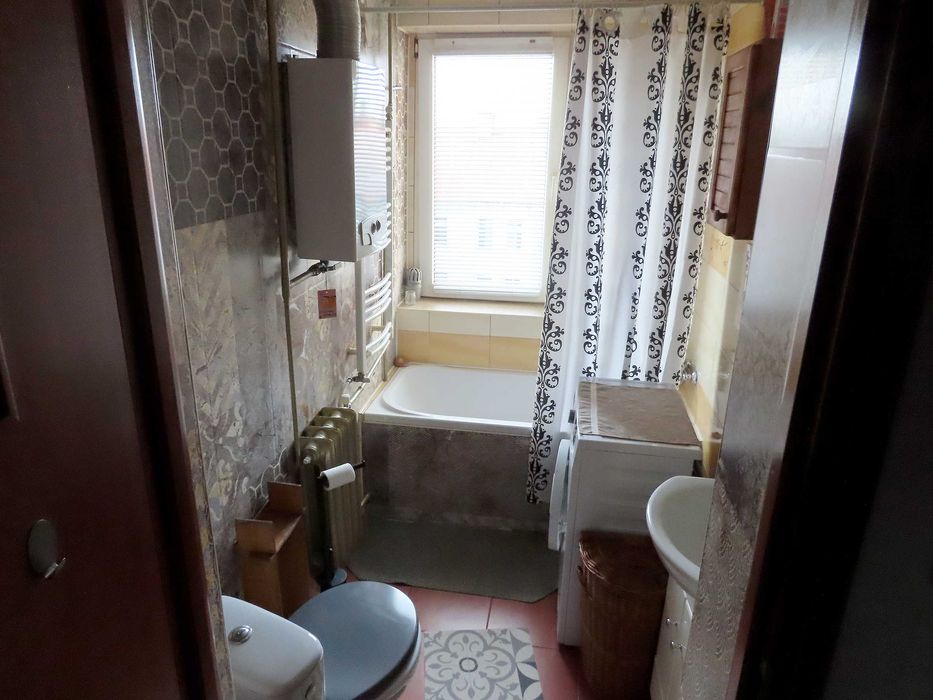 Sprzedam mieszkanie 2 pok. 50 m2 w Ćmielowie - Rynek 4