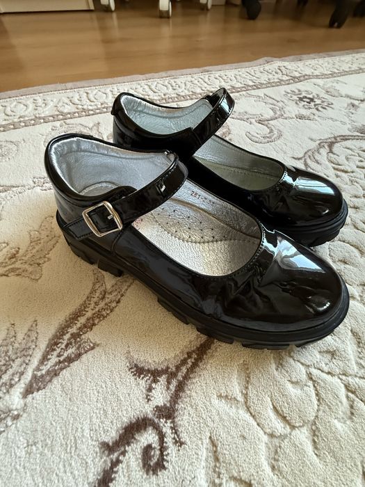 Туфлі шкіряні/лаковані Evie shoes 32 p. на дівчинку