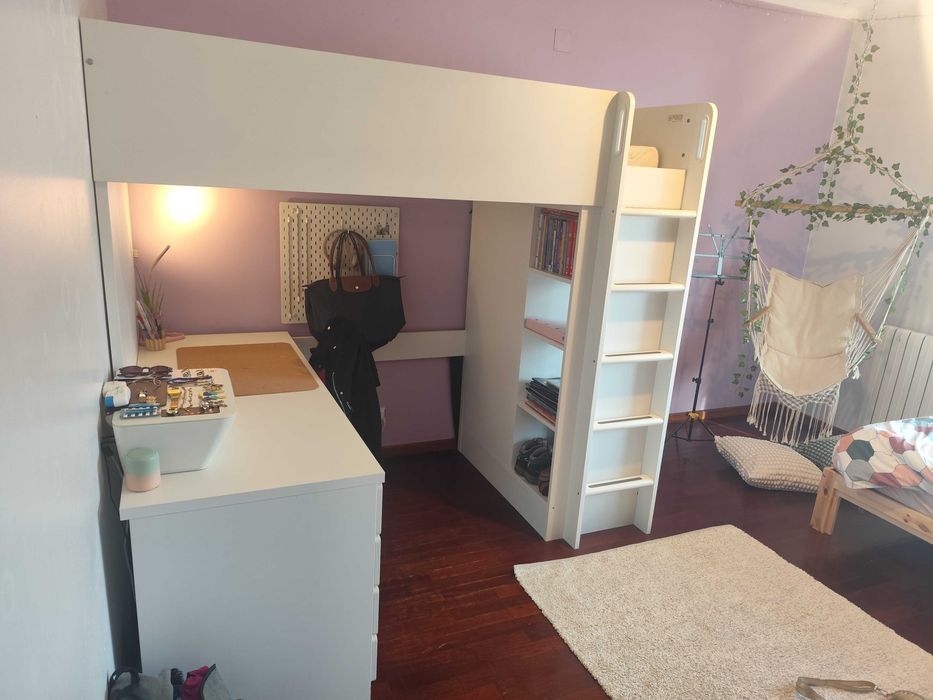 Cama alta IKEA branca, com secretária c/4 gavetas, 90x200 cm