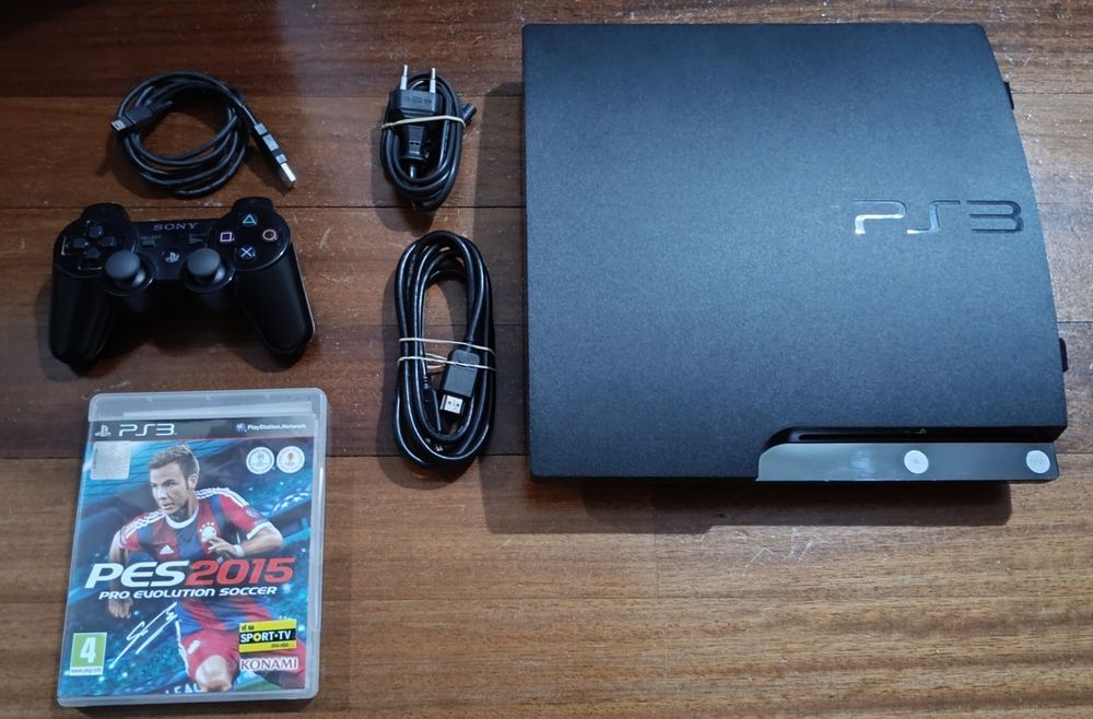 PlayStation 3 Slim 250 Gbs + Comando + PES 2015
