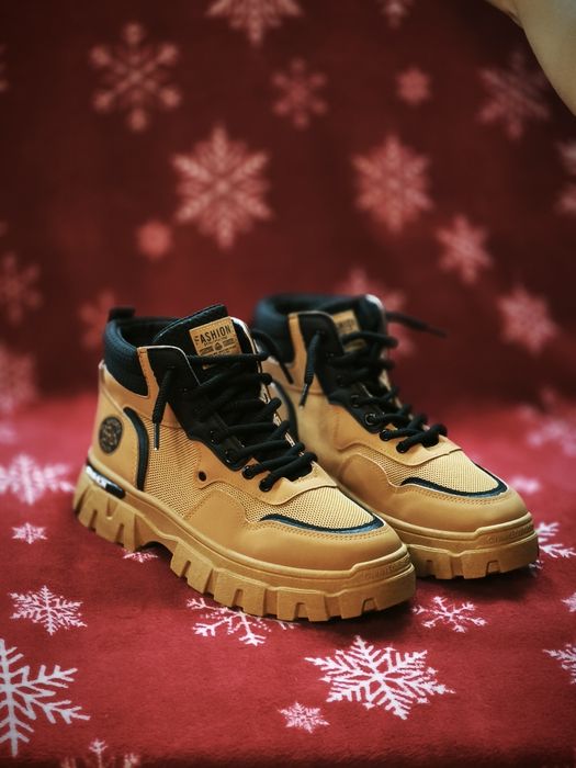 Демісезонні черевики , 42 розмір.