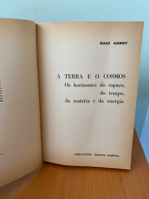A Terra e o Cosmos - Isaac Asimov