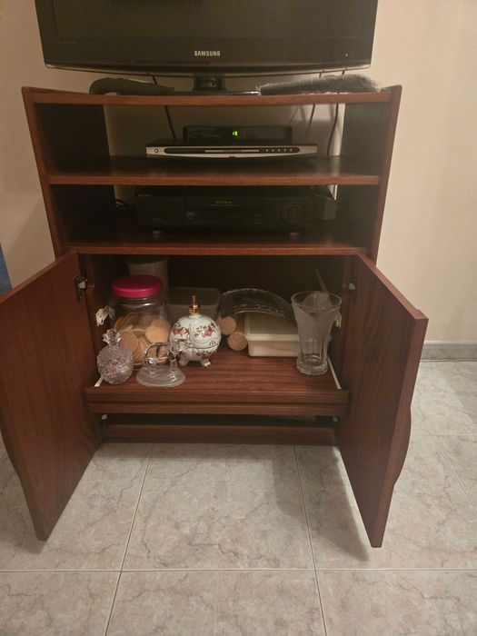 Movel tv em mogno