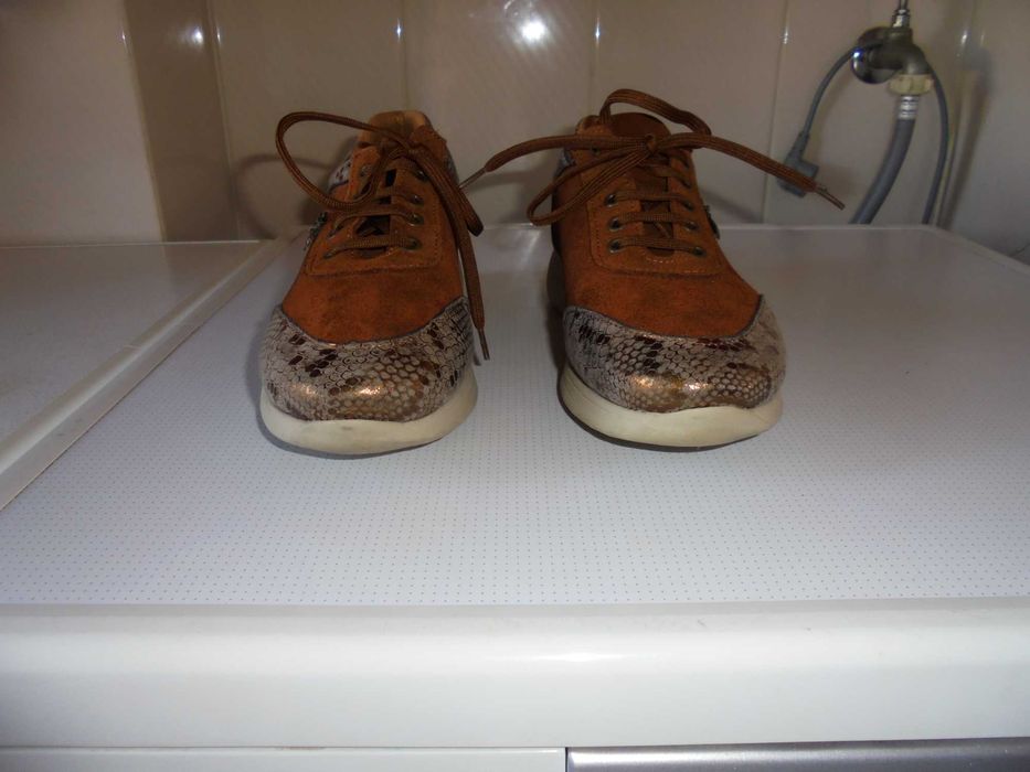 sapatilhas de senhora cor castanho