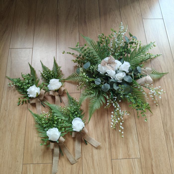 Dekoracja na samochód ślubny