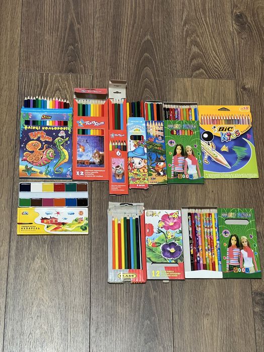 Цветные карандаши Акварель краски