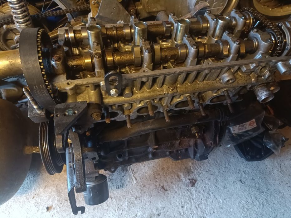 Silnik Tucson 2.0 głowica wał wałki