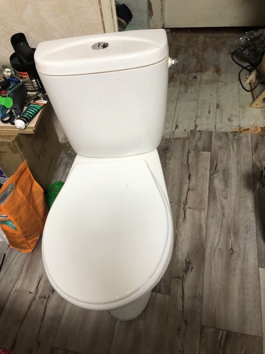 Унитаз с бачком