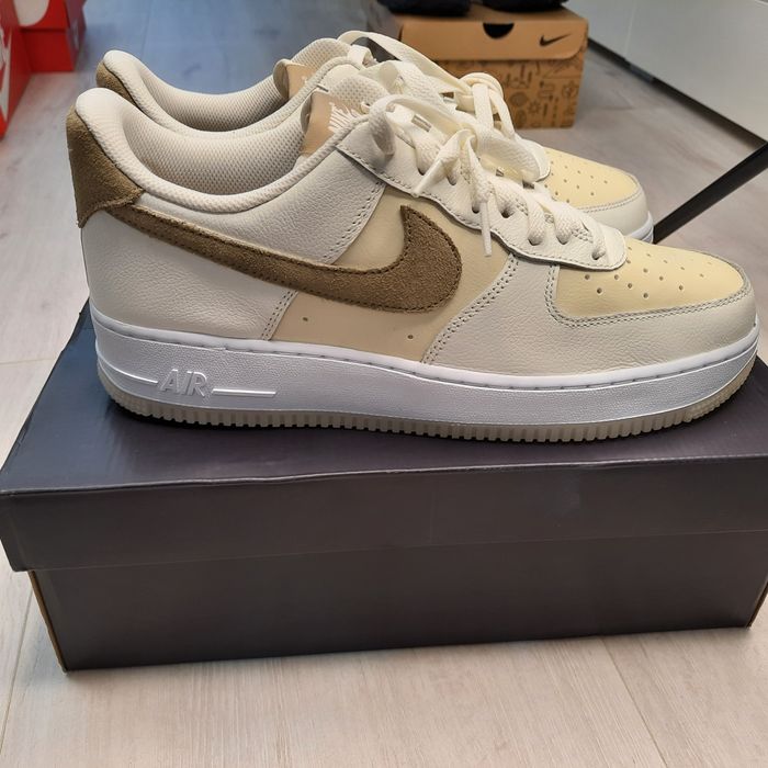 Оригінальні чоловічі кросівки Nike Air Force 1 '07 LV8 FN5832-101