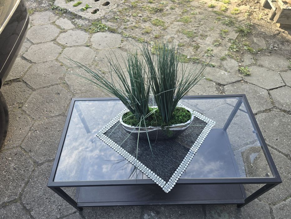 Stolik kawowy z szyba