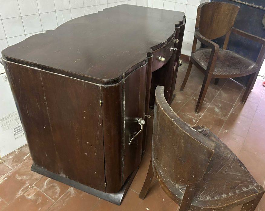 Conjunto de Quarto/Escritório Art Déco (Anos 30/40) – Secretária, cadeiras e armário