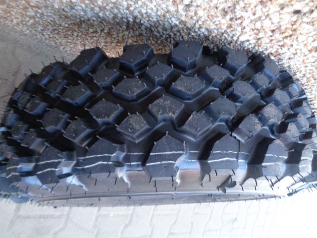 215/75R15 Opony Bieżnikowane TERENOWE 4X4