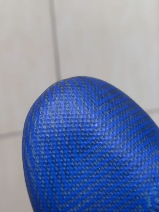 Męskie buty 40  piłkarskie typu lanki marki Adidas, model Nemeziz. Kol
