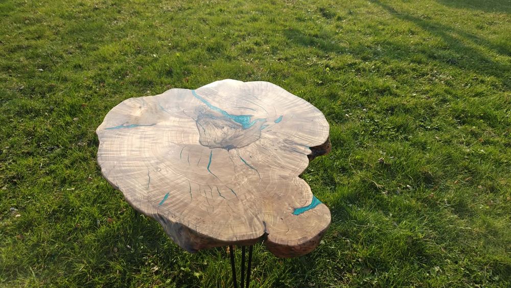 Stolik kawowy z żywicy