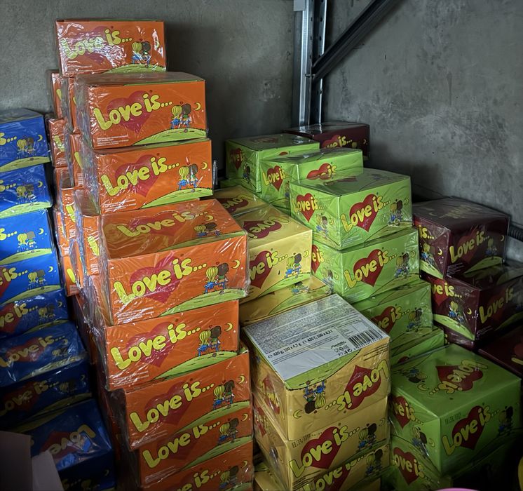 Жуйка Love is 4,2 г ОПТ