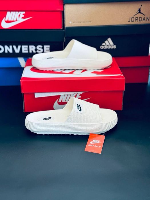 Женские шлепки тапочки Nike/шлепанцы для улицы/ качественные слансы