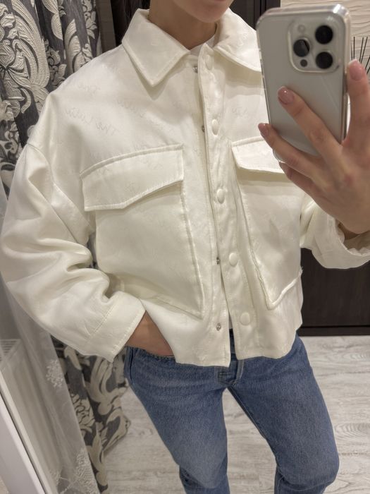 Легкая куртка ветровка бренда Lou Lou