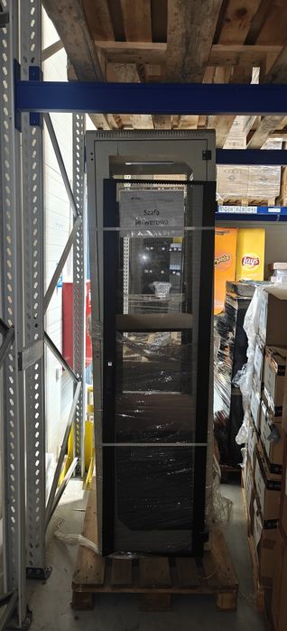 Szafa serwerowa używana