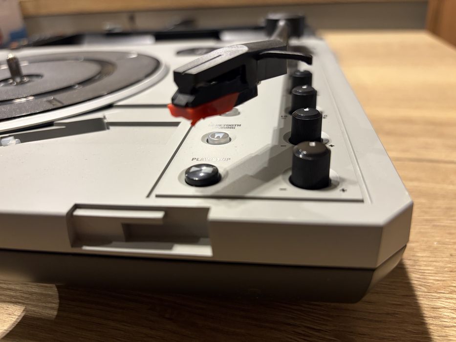 Przenośny gramofon Reloop Spin (Scratch / DJ) + Winyl 7"
