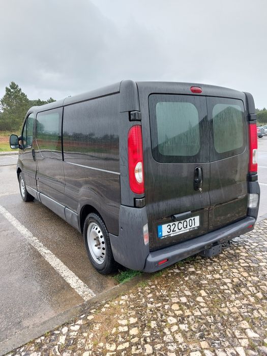 Renault Trafic 2.0 DCI 6 Lugares ano 2006 com A/C e CAIXA FIBRADA