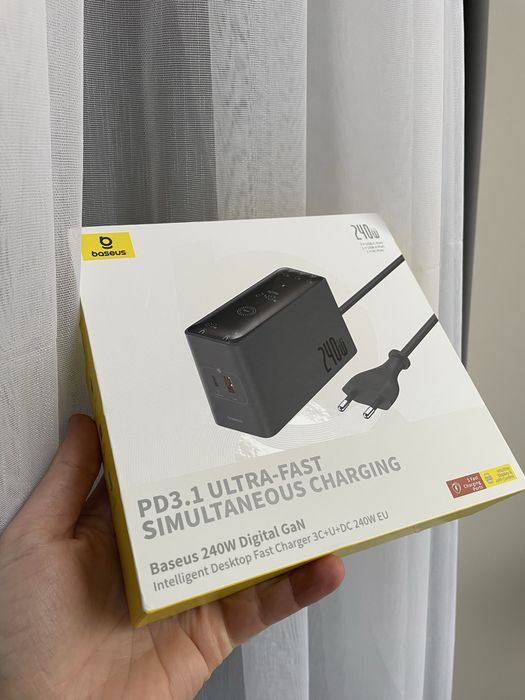 Baseus 240W Digital GaN зарядна станція швидкої зарядки