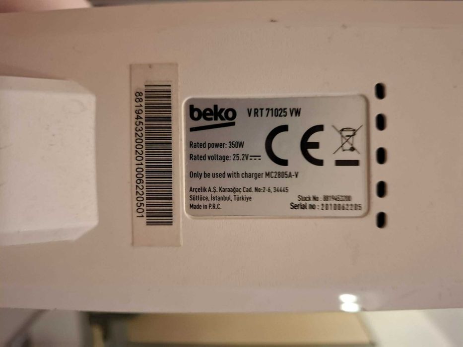 odkurzacz pionowy beko vrt71025vw + stojak na części uszkodzony