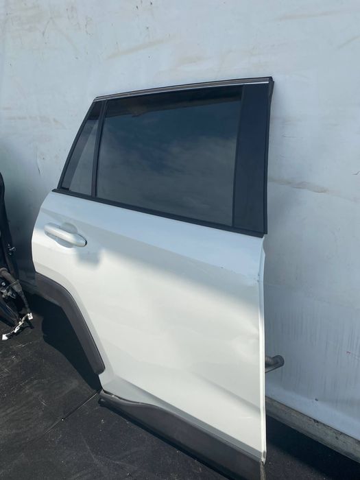 Двері задні праві дверь правая Toyota Rav4 2019-2025