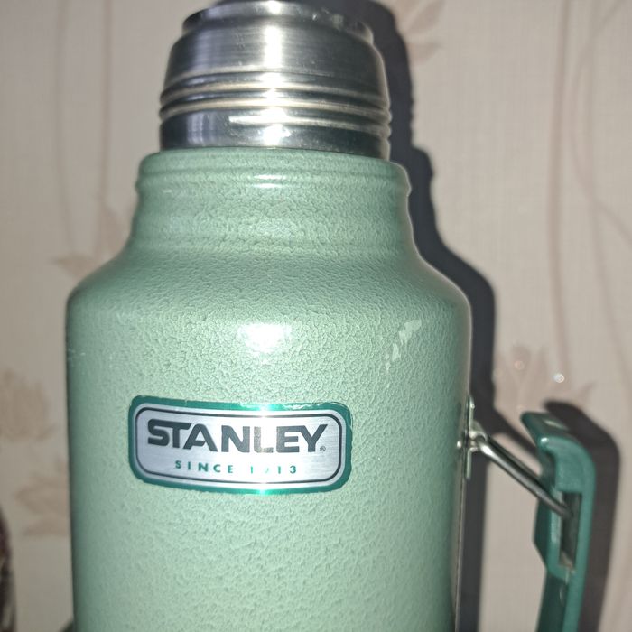 Продаю термос STANLEY
