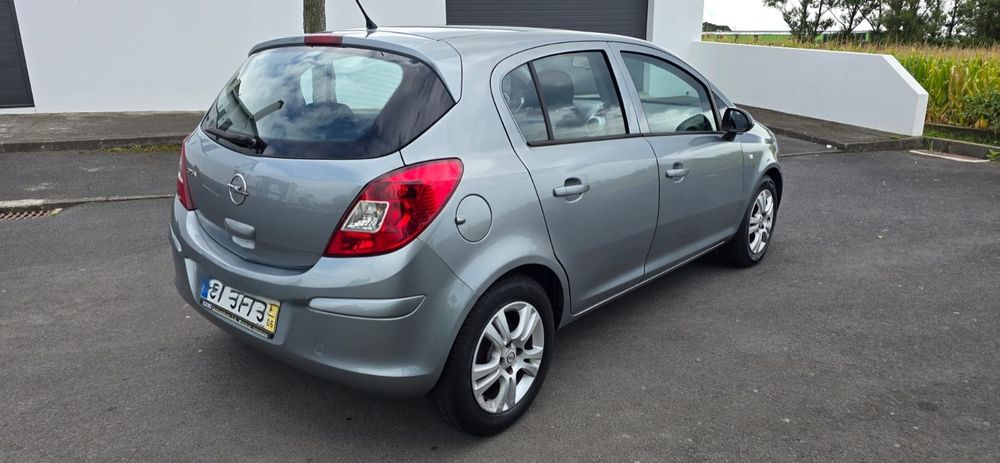 Opel Corsa Black Edition