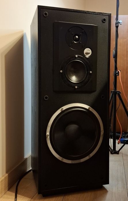 Potezne kolumny podlogowe Infinity Studio Monitor 215 Made in USA