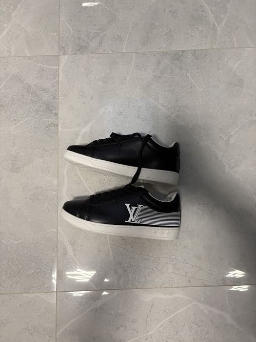 Louis Vuitton Time Out