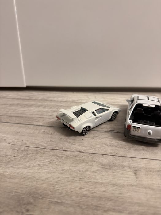 Zestaw 4 autek bmw mercedes land rover lamborghini