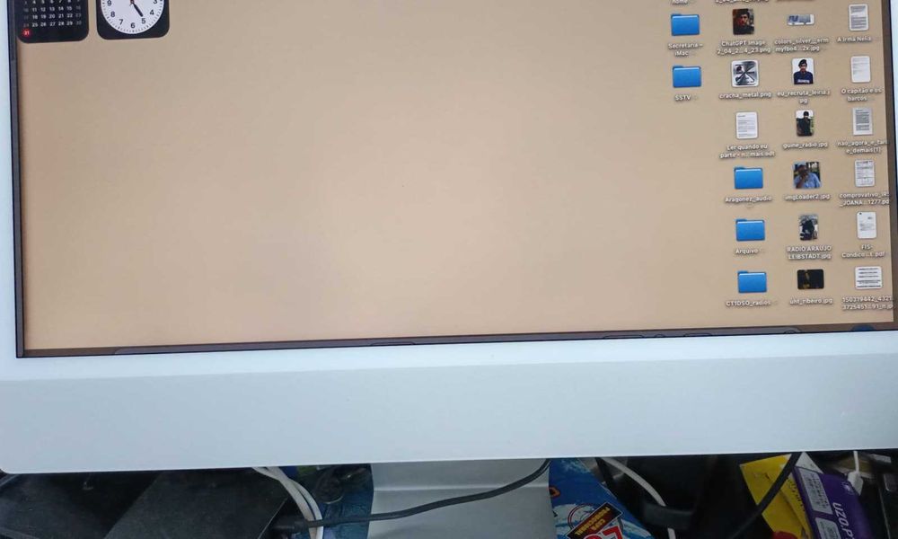 iMac 24” M1 – 16GB RAM / 245,11 GB SSD – Funcional com anomalia no ecrã