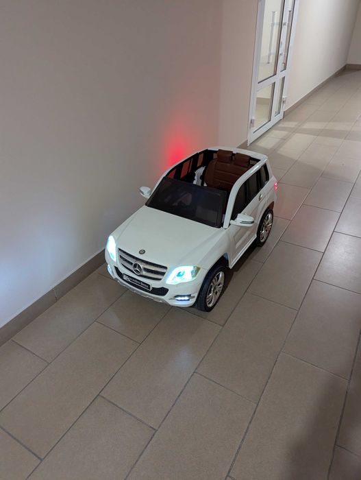 Дитячий автомобіль