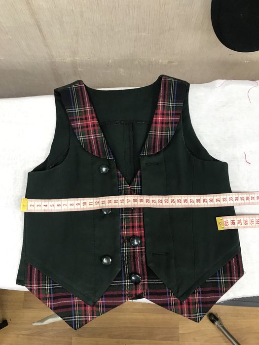 Жилетка школьная на 8-10 лет