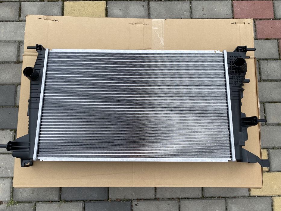 Радіатор охолодження renault megane scenic 3 1.5dCi