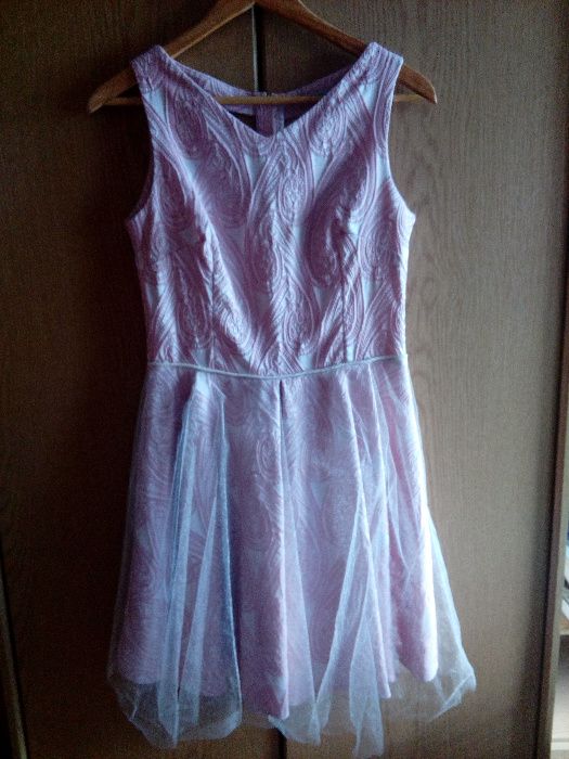 urocza sukienka roz. 40