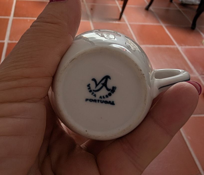Várias peças da vista alegre
