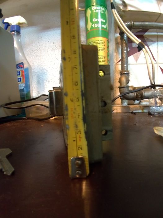 Fechadura Yale esquerda