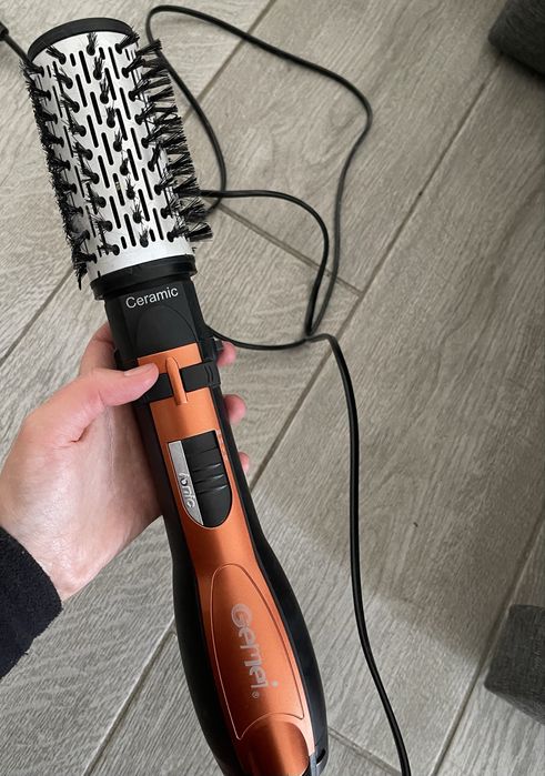 Фен-браш gemei.