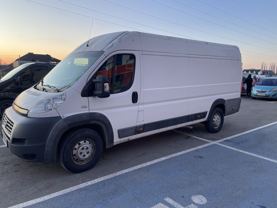 Вантажні перевезення. Бус таксі.