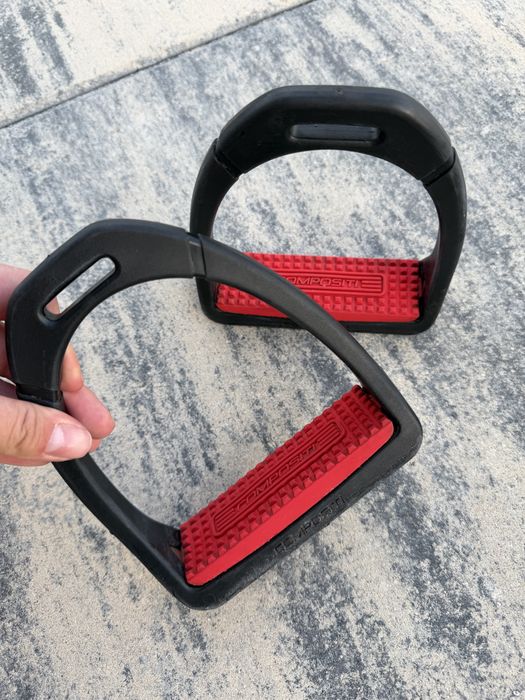 Strzemiona Compositi lekkie trwałe do jazdy konnej