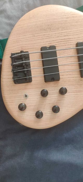 Baixo elétrico Cort Action DLX