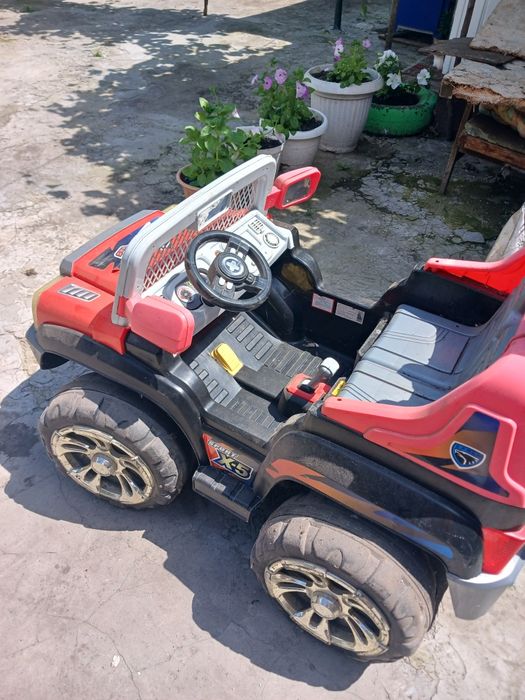 Продам детскую машину