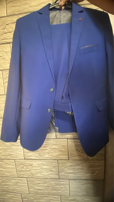 Продам чоловічий костюм