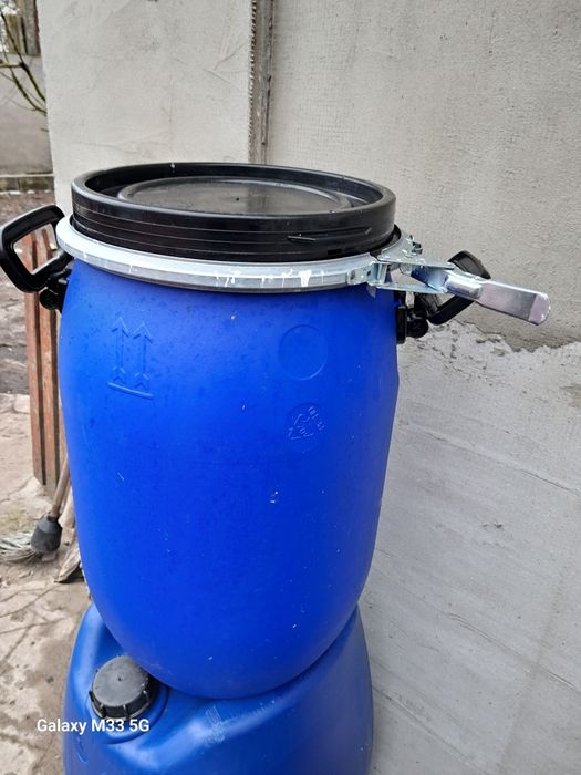 Продам пластикові бочки на 30 літрів