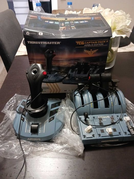 Simulador Thrustmaster Avião
