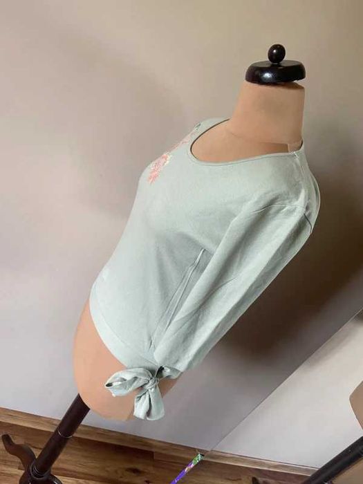 Haft lekka bluzka sweter naszywki szary khaki m l 38 bawelna