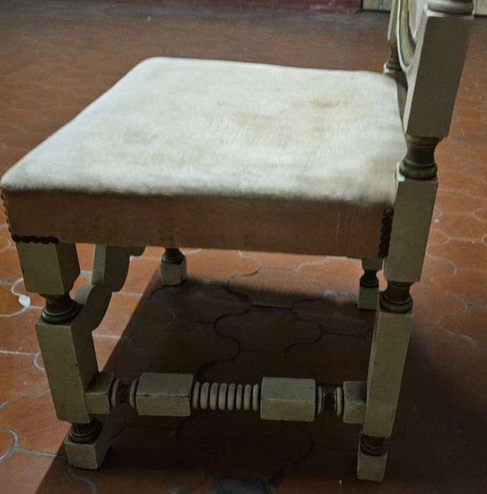 Cadeira cadeirão antigo