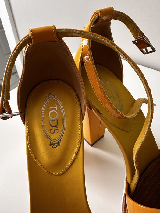 Tods тодс босоніжки 36,5